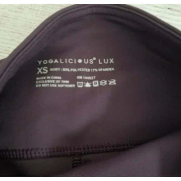 ❤️YOGALICIOUS LUX purple biker shorts XS - Picture 2 of 3